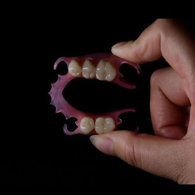 गुणवत्ता  Lightweight Flexible Valplast Partial Denture For Single Tooth फैक्टरी